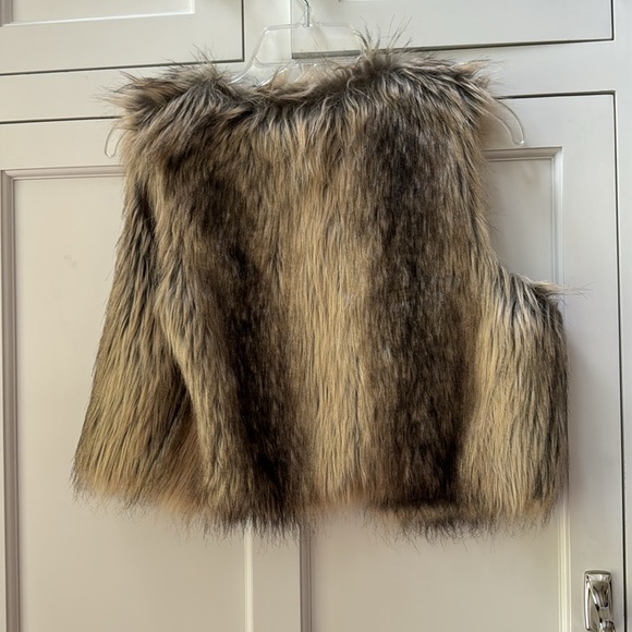 Jack by BB Dakota Tan Cropped Fur Vest Size small - Picture 2 of 9